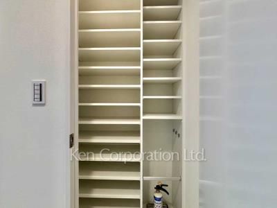 Entrance ※Photo of the same layout on 13 floor. Decoration and fixture may differ.