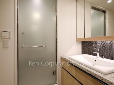 Powder Room ※Photo of the same layout on 1 floor. Decoration and fixture may differ.