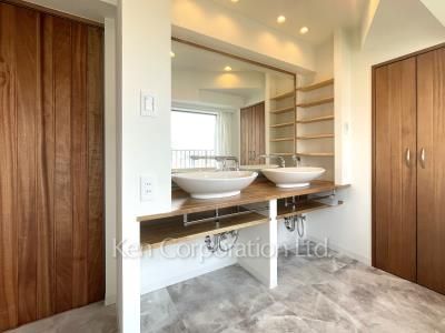 Powder Room