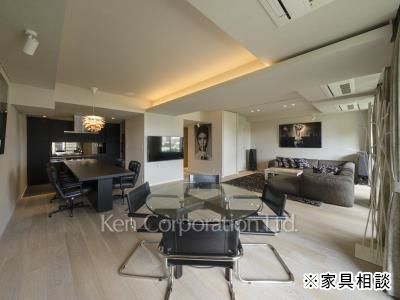 Living-Dining ※Photo of the same layout on 5 floor. Decoration and fixture may differ.