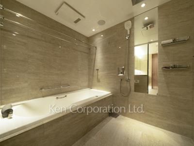 Bath ※Photo of the same layout on 5 floor. Decoration and fixture may differ.