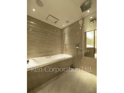 Bath ※Photo of the same layout on 5 floor. Decoration and fixture may differ.