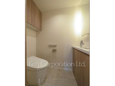 Lavatory ※Photo of the same layout on 5 floor. Decoration and fixture may differ.