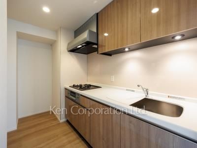 Kitchen ※Photo of the same layout on 3 floor. Decoration and fixture may differ.