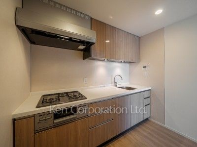 Kitchen ※Photo of the same layout on 17 floor. Decoration and fixture may differ.