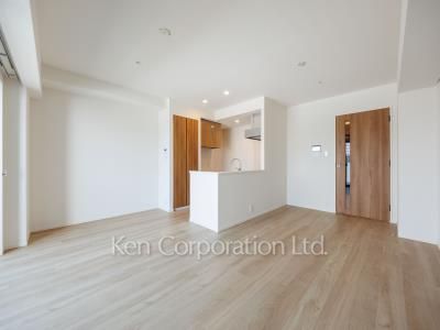 Living-Dining ※Photo of the same layout on 16 floor. Decoration and fixture may differ.