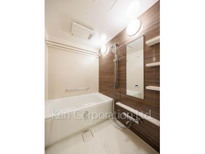 Bath ※Photo of the same layout on 16 floor. Decoration and fixture may differ.