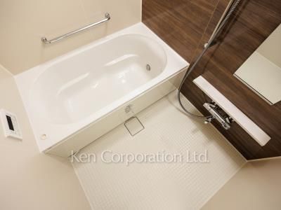 Bath ※Photo of the same layout on 16 floor. Decoration and fixture may differ.