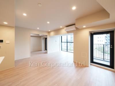 Living-Dining ※Photo of the same layout on 5 floor. Decoration and fixture may differ.