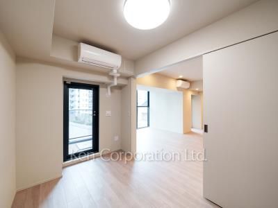 Bedroom ※Photo of the same layout on 5 floor. Decoration and fixture may differ.