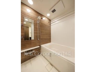 Bath ※Photo of the same layout on 5 floor. Decoration and fixture may differ.