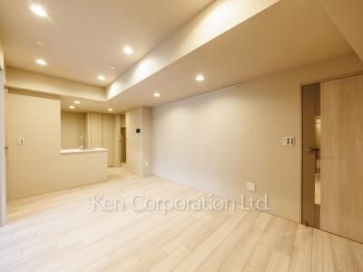 Living-Dining ※Photo of the same layout on 5 floor. Decoration and fixture may differ.