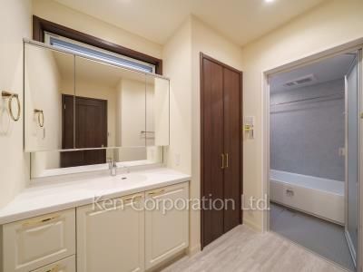 Powder Room