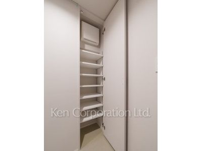 Shoes Closet