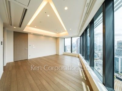 Living-Dining ※Photo of the same layout on 38 floor. Decoration and fixture may differ.