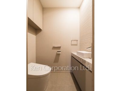 Lavatory ※Photo of the same layout on 38 floor. Decoration and fixture may differ.