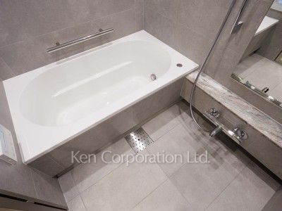 Bath ※Photo of the same layout on 8 floor. Decoration and fixture may differ.