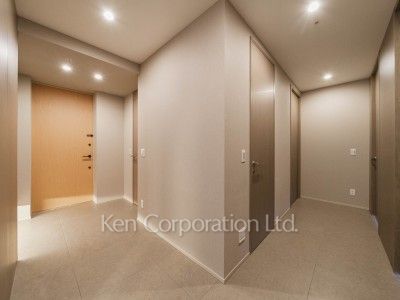 Entrance ※Photo of the same layout on 38 floor. Decoration and fixture may differ.