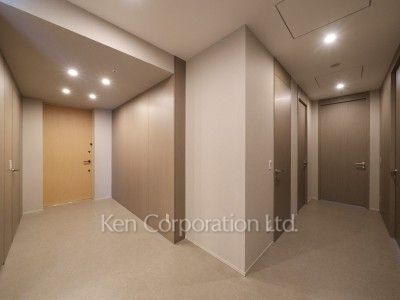 Entrance ※Photo of the same layout on 38 floor. Decoration and fixture may differ.