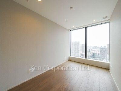 Bedroom ※Photo of the same layout on 38 floor. Decoration and fixture may differ.