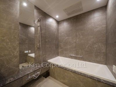 Bath ※Photo of the same layout on 38 floor. Decoration and fixture may differ.