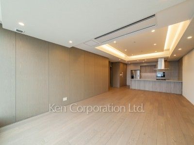 Living-Dining ※Photo of the same layout on 38 floor. Decoration and fixture may differ.