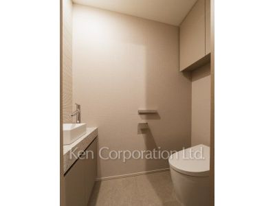 Lavatory ※Photo of the same layout on 38 floor. Decoration and fixture may differ.