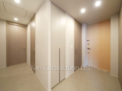 Entrance ※Photo of the same layout on 38 floor. Decoration and fixture may differ.