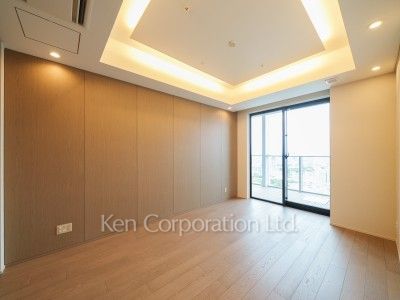 Master Bedroom ※Photo of the same layout on 38 floor. Decoration and fixture may differ.