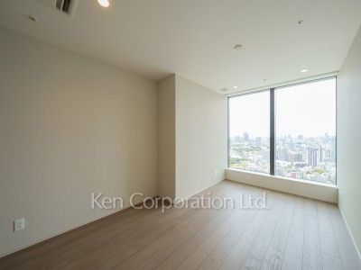 Bedroom ※Photo of the same layout on 38 floor. Decoration and fixture may differ.