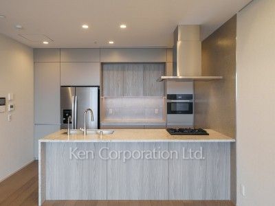 Kitchen ※Photo of the same layout on 38 floor. Decoration and fixture may differ.