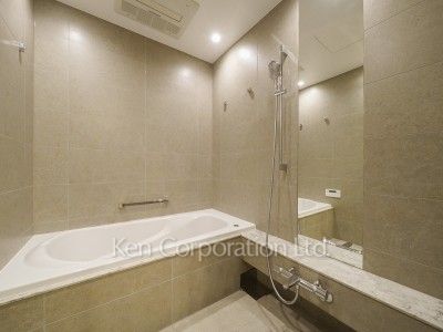 Bath ※Photo of the same layout on 38 floor. Decoration and fixture may differ.