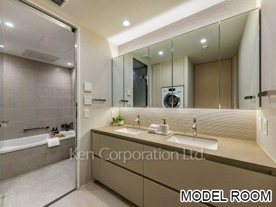 Powder Room ※Staged Unit ※Photo of the same layout on 31 floor. Decoration and fixture may differ.