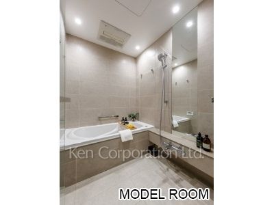 Bath ※Staged Unit ※Photo of the same layout on 31 floor. Decoration and fixture may differ.