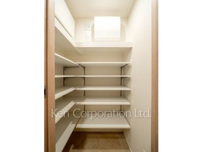 Bath ※Photo of the same layout on 10 floor. Decoration and fixture may differ.