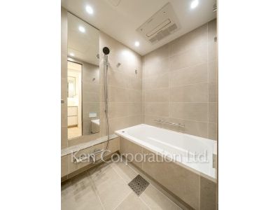 Bath ※Photo of the same layout on 17 floor. Decoration and fixture may differ.