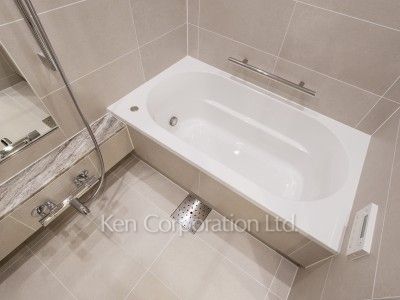 Bath ※Photo of the same layout on 9 floor. Decoration and fixture may differ.