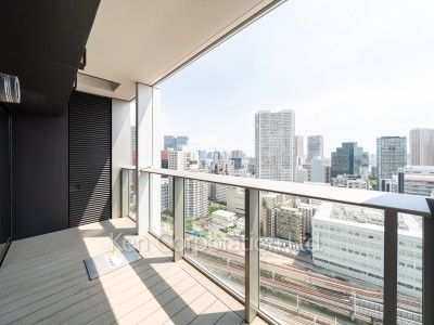 Entrance ※Photo of the same layout on 13 floor. Decoration and fixture may differ.