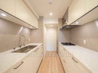 Bedroom ※Photo of the same layout on 10 floor. Decoration and fixture may differ.