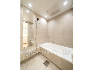 Kitchen ※Photo of the same layout on 10 floor. Decoration and fixture may differ.