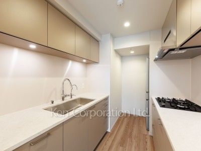 Bedroom ※Photo of the same layout on 10 floor. Decoration and fixture may differ.