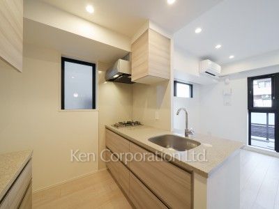 Kitchen ※Photo of the same layout on 3 floor. Decoration and fixture may differ.