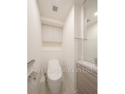Lavatory ※Photo of the same layout on 3 floor. Decoration and fixture may differ.