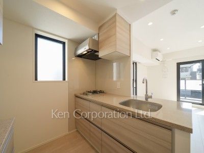 Kitchen ※Photo of the same layout on 3 floor. Decoration and fixture may differ.