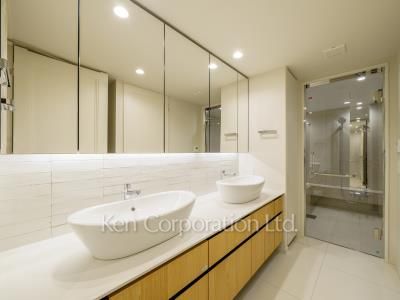 Powder Room