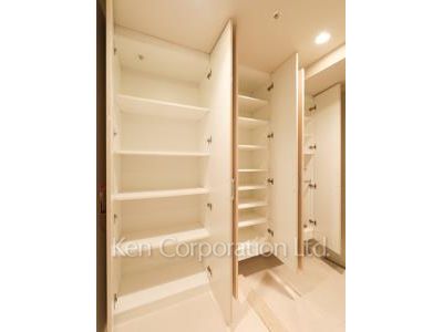 Shoes Closet