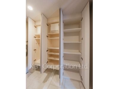 Shoes Closet