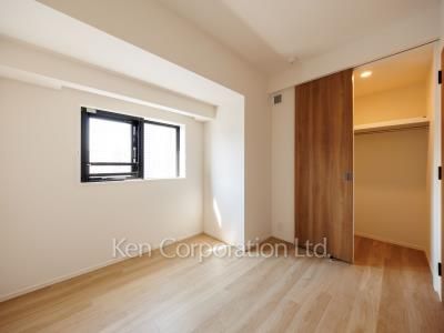 Bedroom ※Photo of the same layout on 9 floor. Decoration and fixture may differ.