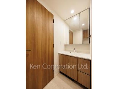 Powder Room ※Photo of the same layout on 9 floor. Decoration and fixture may differ.