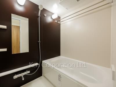 Bath ※Photo of the same layout on 9 floor. Decoration and fixture may differ.